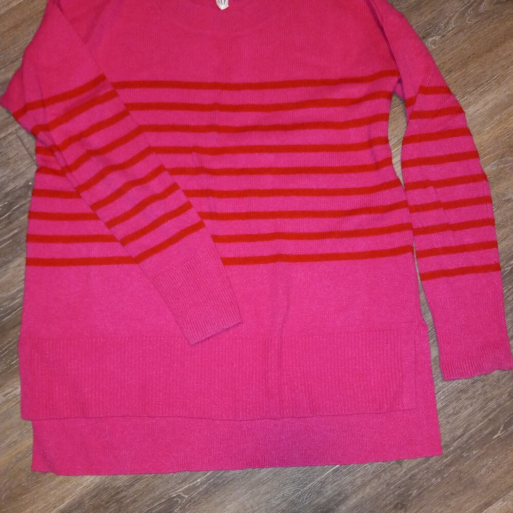 GAP Ladies S sweater